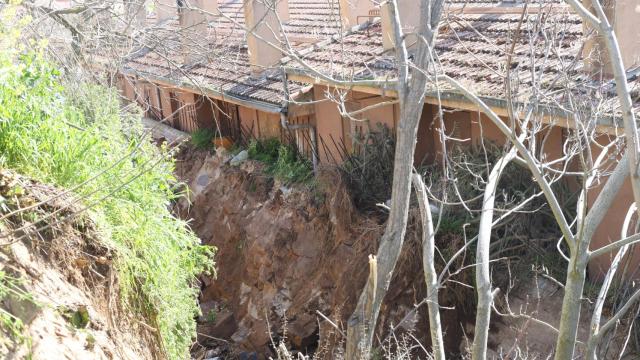 El muro que ha caído en el barrio de rabiche