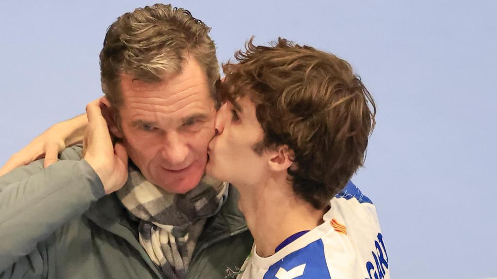 Iñaki Urdangarin y Pablo tras un juego del joven.