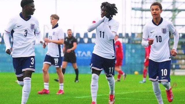 Jeremy Monga, en un partido con la selección inglesa