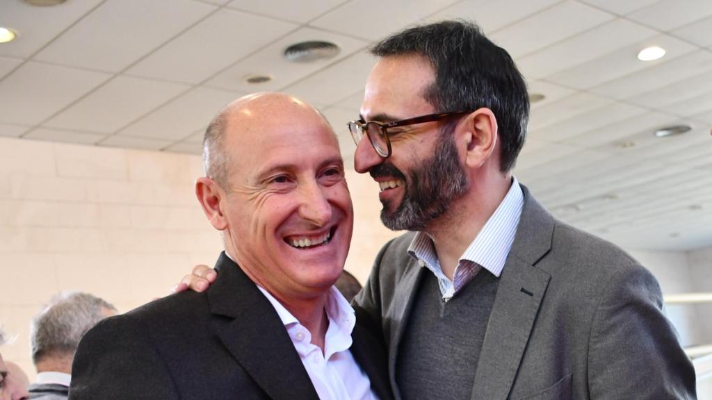 Sergio Gutiérrez junto a Luis Carlos Sahuquillo en el Congreso Provincial del PSOE de Cuenca.