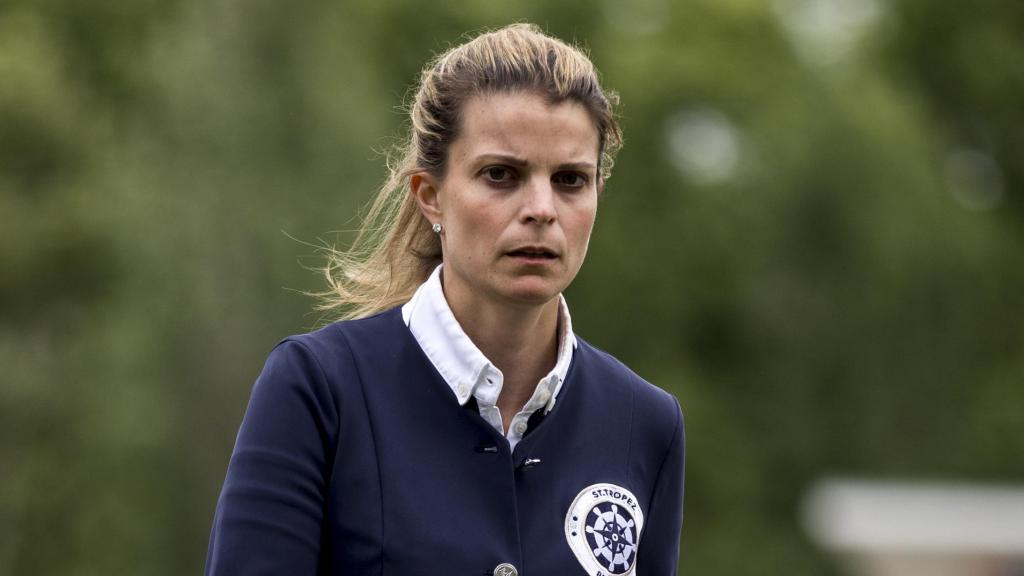 Athina Onassis ha reaparecido en París tres años después de aparecer en un acto público.