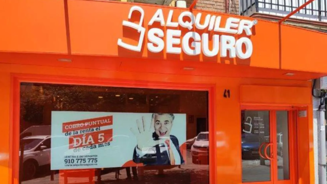Fachada de uno de los locales de Alquiler Seguro.