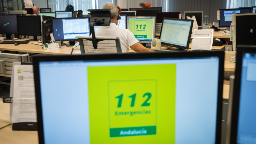 Un operario del 112 Andalucía.