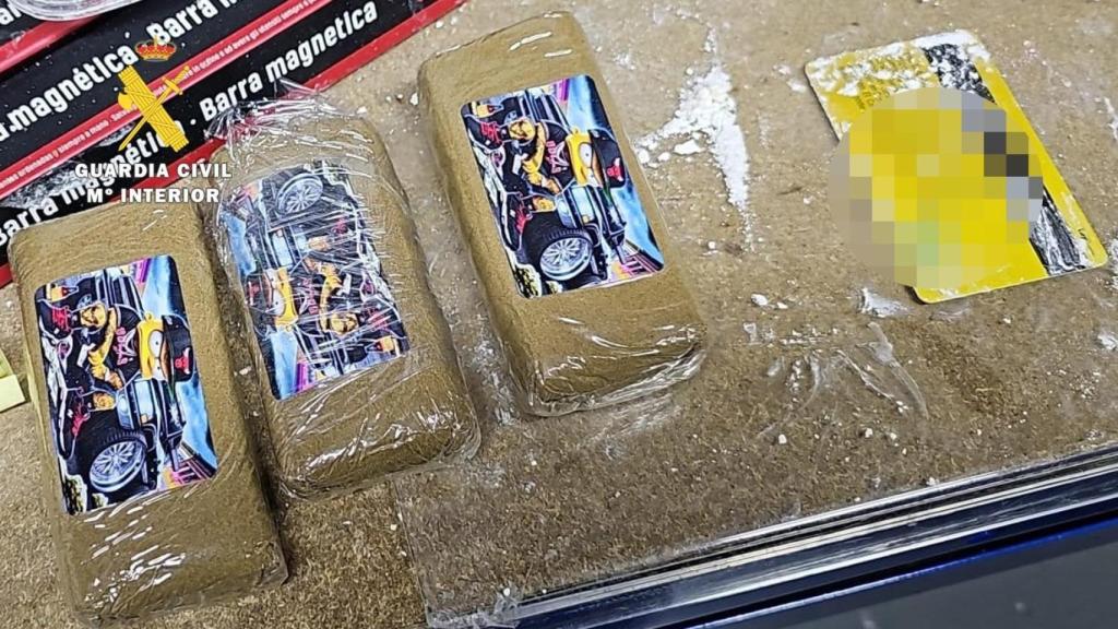 Fardos incautados por la Guardia Civil en la Operación 'CHERRY'