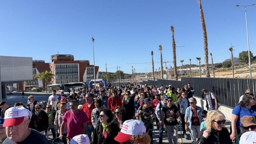 La Nucía reúne a más de 2.000 personas en la Marcha Solidaria contra el cáncer