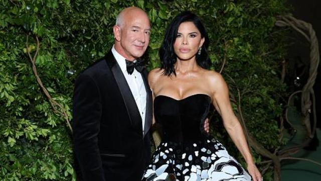 Jeff Bezos y Lauren Sánchez.