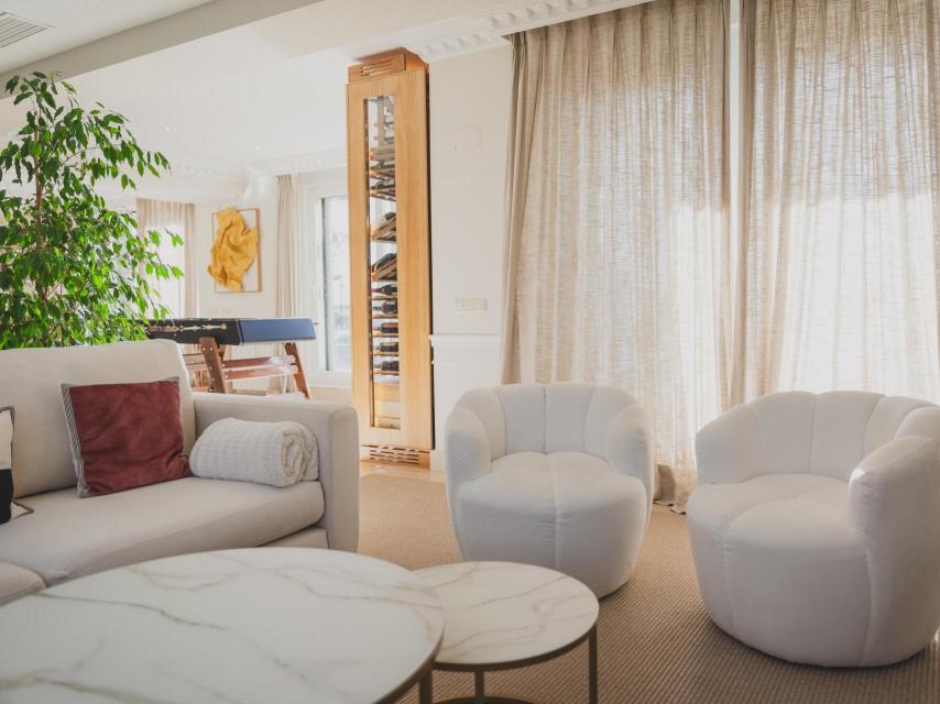 Zona del salón decorada por Mercedes Pina.