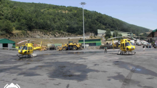 Imagen de archivo de helicópteros medicalizados en la mina de Cerredo en Degaña (Asturias)