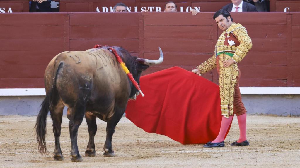 El diestro es muy admirado en la capital hispalense.