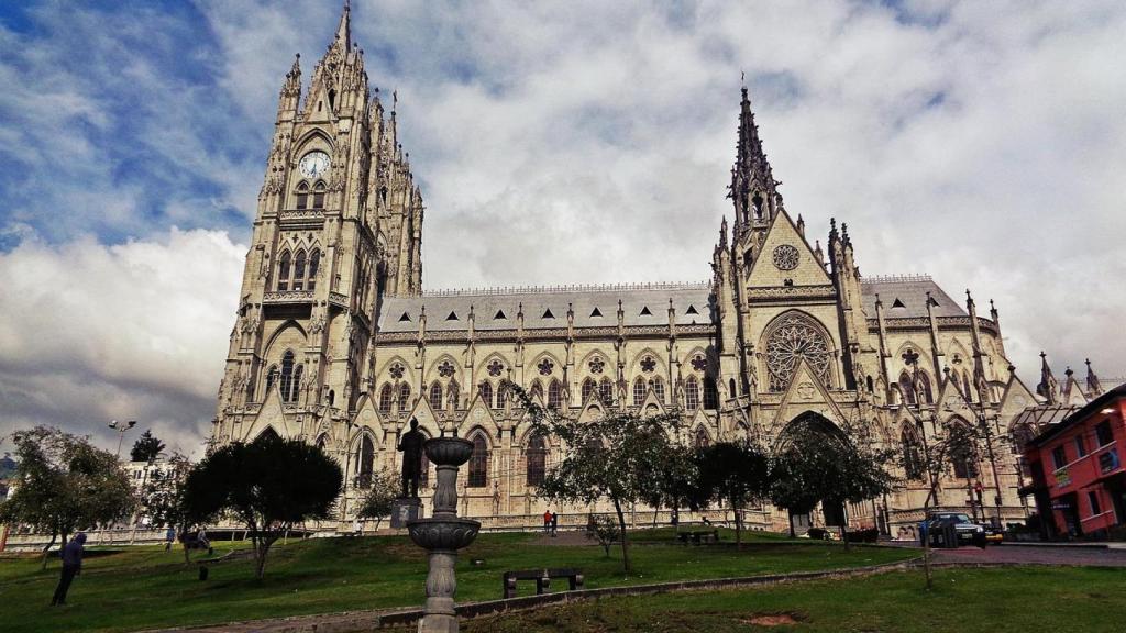 Basílica del Voto Nacional en Quito, Ecuador