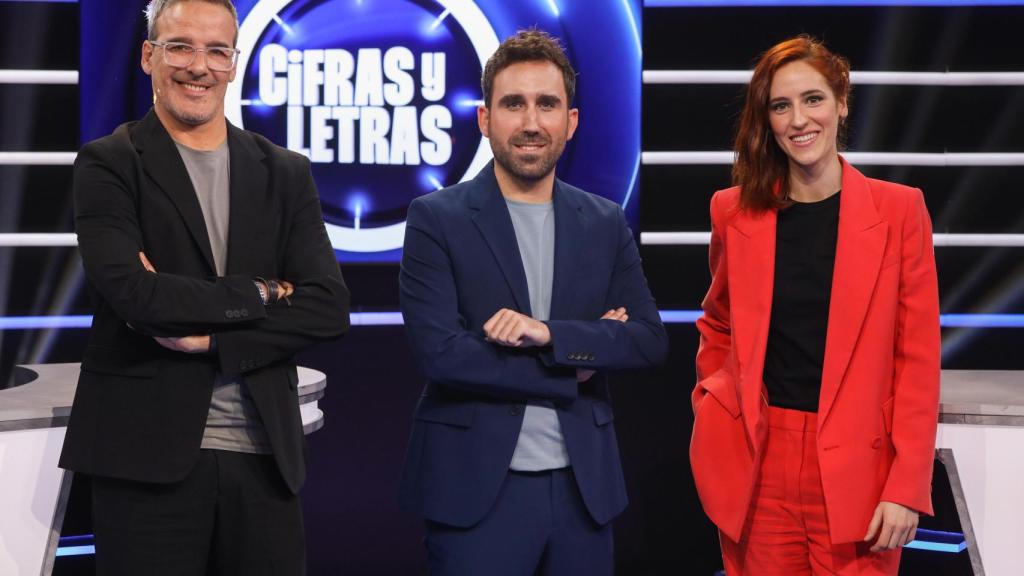 David Calle, Aitor Albizua y Elena Herraiz, en una imagen promocional de 'Cifras y Letras'.