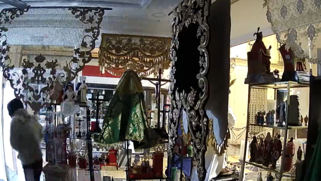 El caco, en el segundo acceso a la tienda.