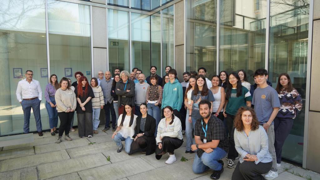 Los alumnos conocieron hoy los laboratorios.