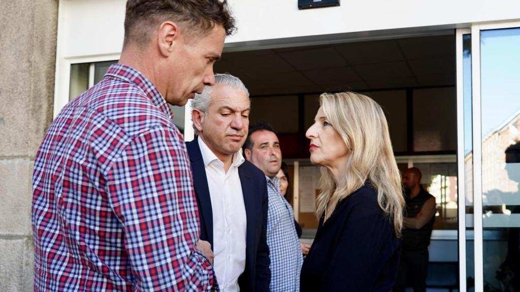 La vicepresidenta segunda del Gobierno, Yolanda Díaz, se reúne con el alcalde de Villablino, Mario Rivas