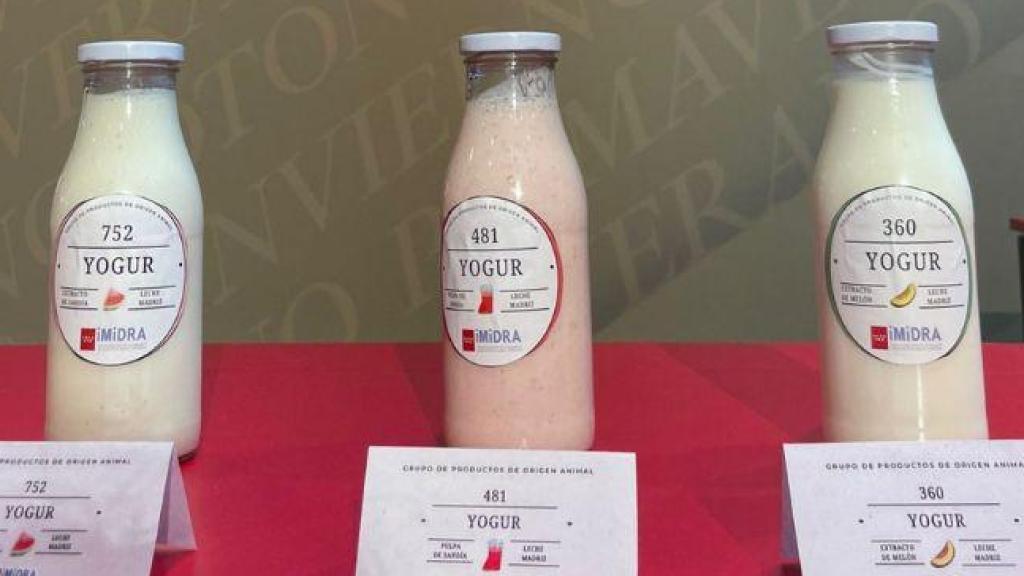 Foto de una investigación de IMIDRA en una imagen de archivo con el resultado de los yogures del nuevo proyecto de aprovechamiento de subproductos de frutas.