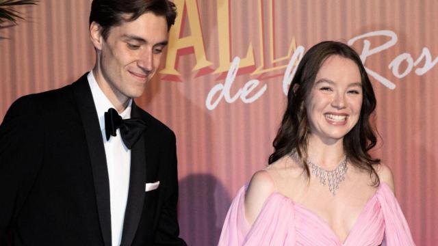 Alexandra de Hannover y su novio, en la gala.