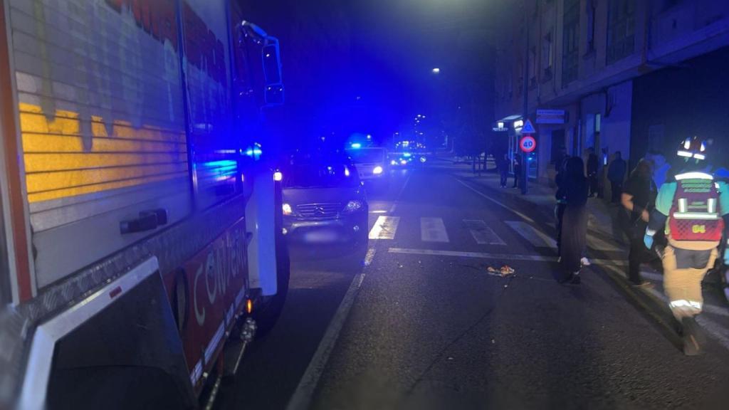 Herido en Ribeira (A Coruña) al colisionar un ciclomotor y un vehículo.