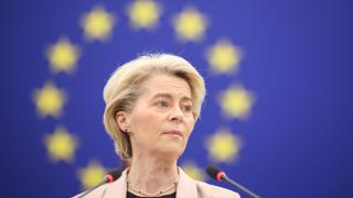 La presidenta Ursula von der Leyen, durante su comparecencia de este martes en la Eurocámara