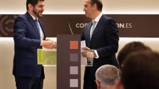 El portavoz de Vox en las Cortes, Alejandro Nolasco, y el consejero de Sanidad, José Luis Bancalero