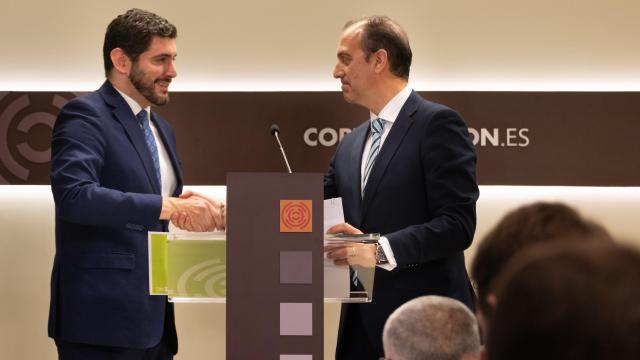 El portavoz de Vox en las Cortes, Alejandro Nolasco, y el consejero de Sanidad, José Luis Bancalero
