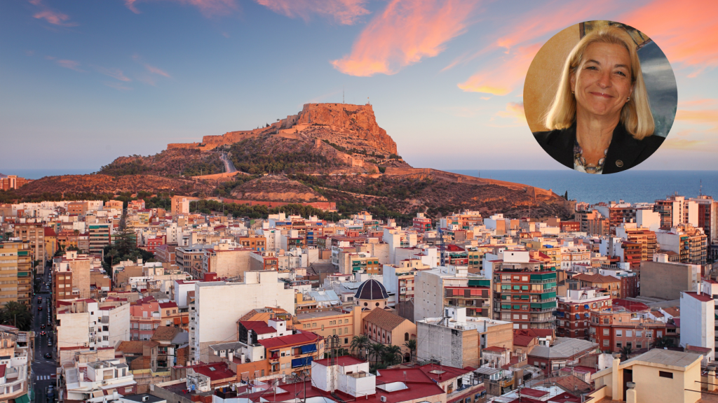 Montaje de la ciudad de Alicante y la catedrática Paloma Taltavull.