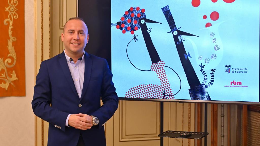 El concejal de Educación, Luis Sánchez, durante la presentación de la programación