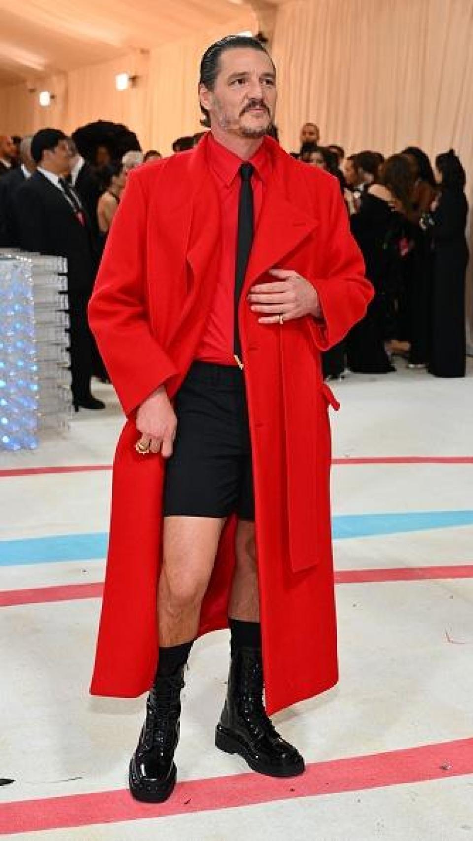 Pedro pascal en la gala MET en Nueva York.