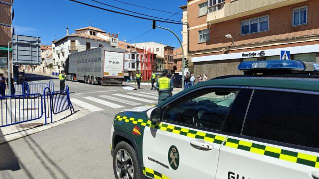 La Guardia Civil de Teruel en el lugar del accidente en Monreal del Campo en Teruel