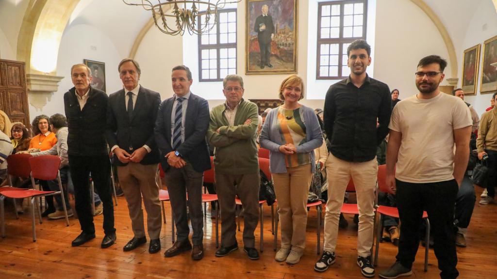 La presentación ha contado con la presencia del alcalde de Salamanca, Carlos García Carbayo, familiares y un buen número de asistentes