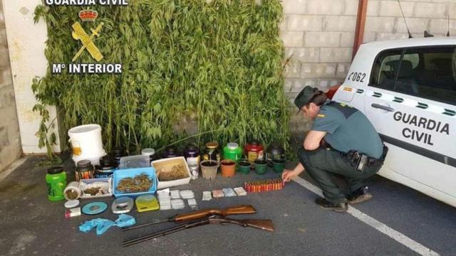 Detenido un vecino de Vila de Cruces (Pontevedra) de 73 años por tráfico de drogas