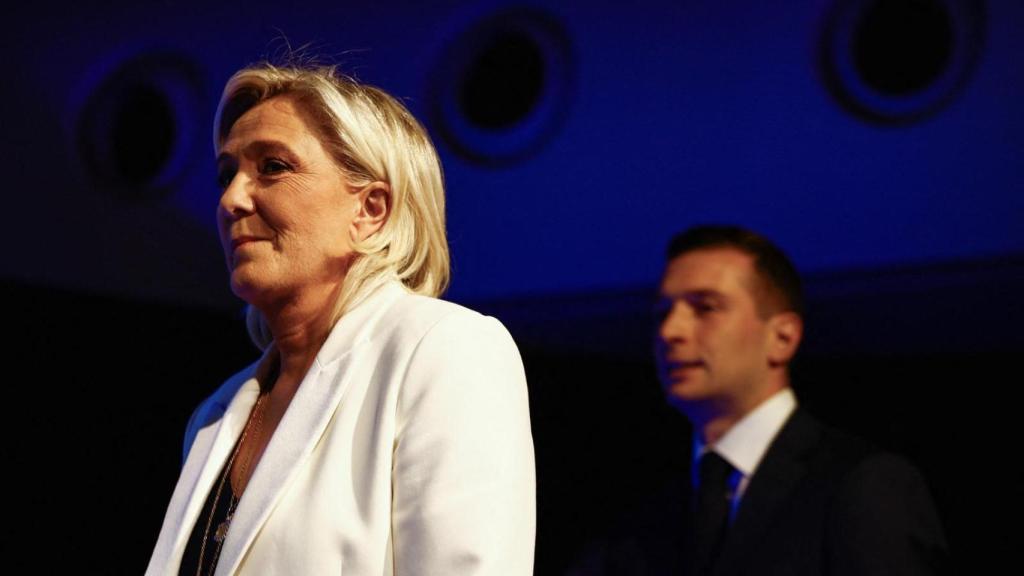 Marine Le Pen y Jordan Barcella, presidente de Reagrupamiento Nacional.
