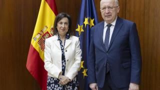 Margarita Robles, este lunes en Madrid con el comisario europeo de Defensa, Andrius Kubilius.