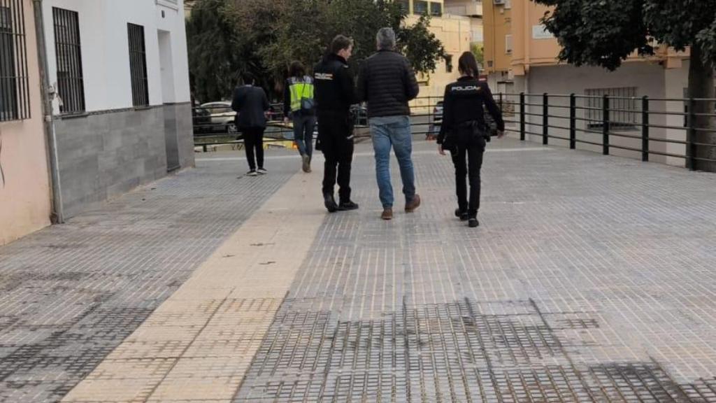 Agentes de la Policía Nacional en la zona.