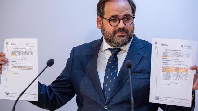 El presidente del Partido Popular de Castilla-La Mancha, Paco Núñez, en rueda de prensa en las Cortes regionales