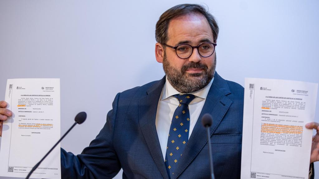 El presidente del Partido Popular de Castilla-La Mancha, Paco Núñez, en rueda de prensa en las Cortes regionales
