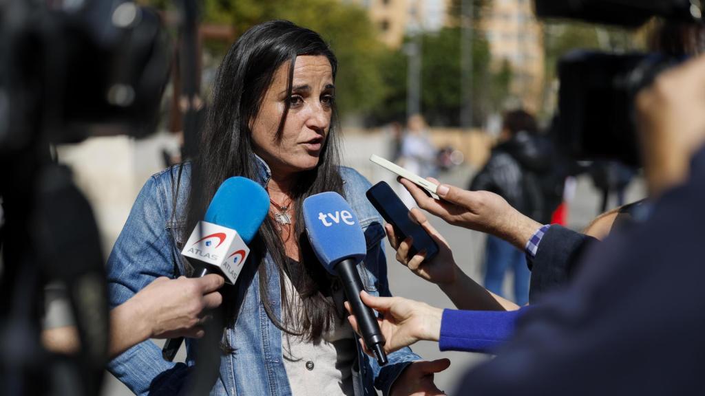 Azucena Brisa Vidal a la salida del juzgado. EFE/Ana Escobar