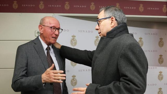 Cristóbal Aguado y José Luis Santa Isabel durante la Comisión de Investigación en el Senado. Marta Fernández/EP