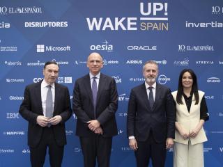 De izquierda a derecha: Pedro J. Ramírez, presidente ejecutivo y director de EL ESPAÑOL; Enrico Letta, ex primer ministro italiano; Marc Murtra, presidente ejecutivo de Telefónica; y  Cruz Sánchez de Lara, vicepresidenta de EL ESPAÑOL.