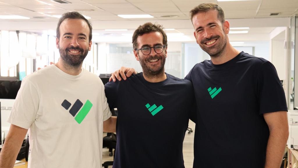 De izquierda a derecha, Joaquín Fernández, Álvaro Falcones y Enrique García, los tres fundadores de TaxDown.