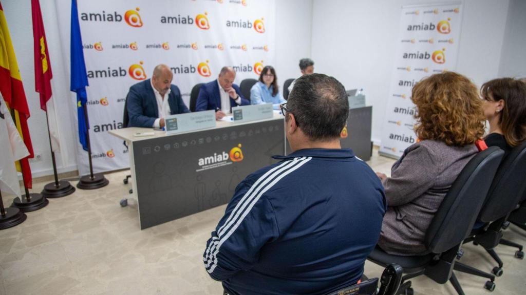 Un momento de la asamblea de Amiab Toledo.