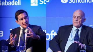 Carlos Torres, presidente de BBVA, y Josep Oliu, su homólogo en Sabadell, durante su intervención en Wake Up, Spain!