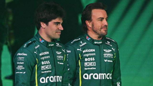 Fernando Alonso y Lance Stroll en la presentación del AMR25 en el F1 Live 75
