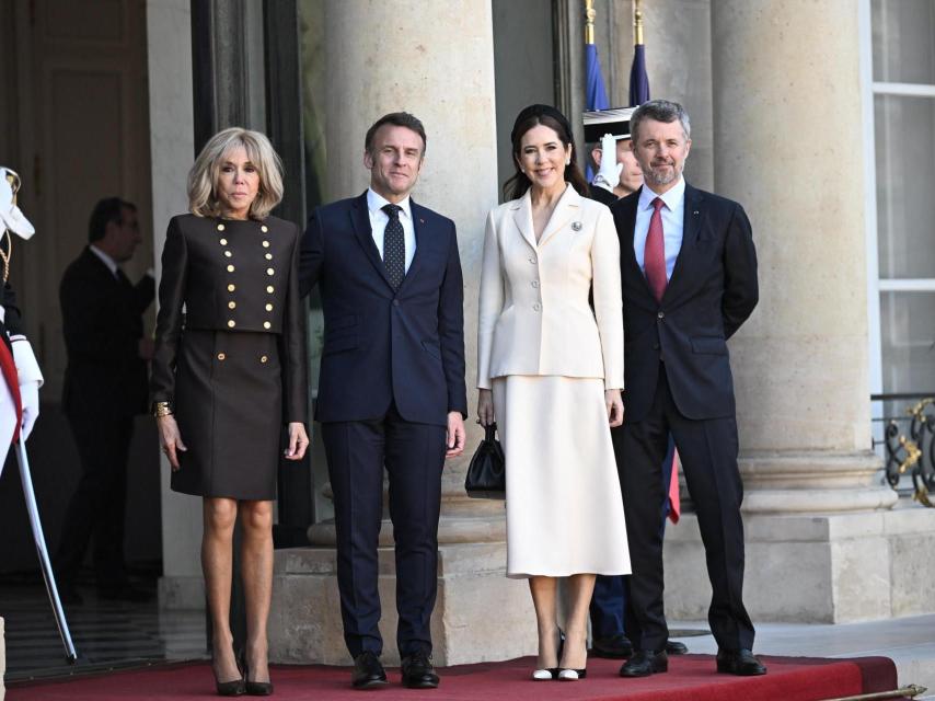 Las dos parejas, en la recepción de bienvenida.
