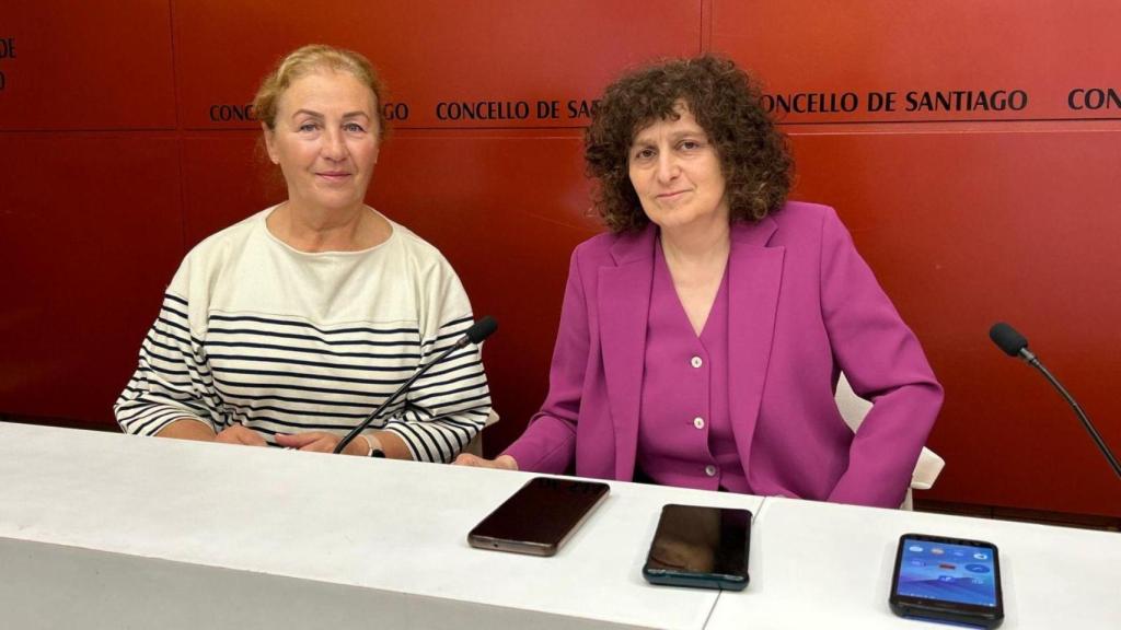 La alcaldesa de Santiago, Goretti Sanmartín, y la directora del CIM, Teresa Furelos.