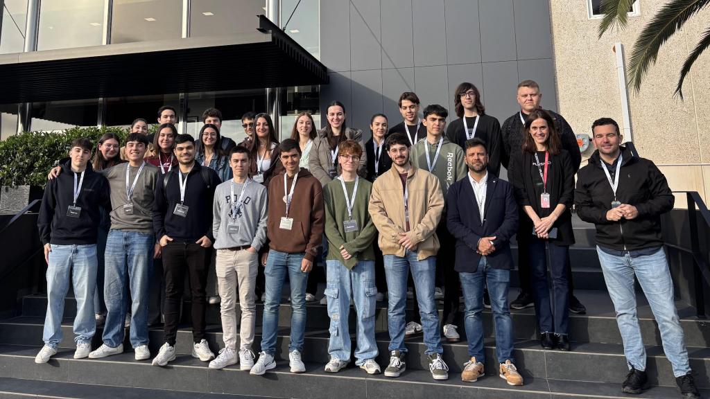 Imagen de los estudiantes durante su visita.