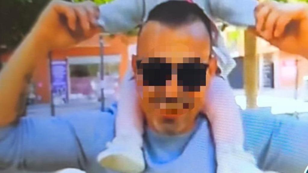 Jesús, conocido como Suso, está siendo buscado por la Guardia Civil por el homicidio de su hijastra.