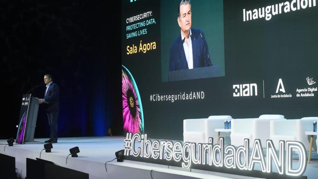 El consejero Antonio Sanz durante el anuncio de este nuevo laboratorio.