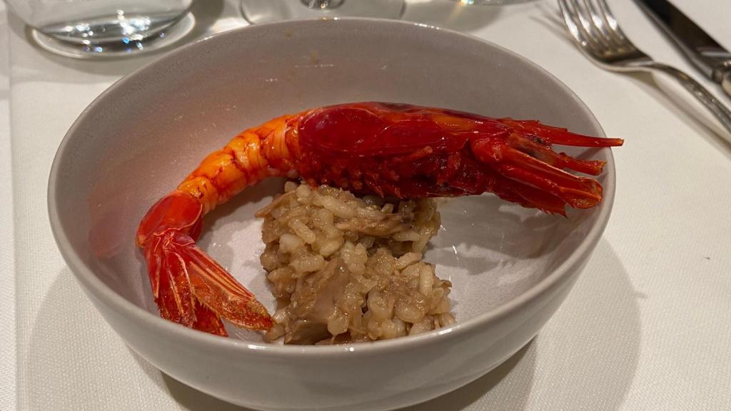 Arroz maratelli c'alial con pollo de corral y carabinero.