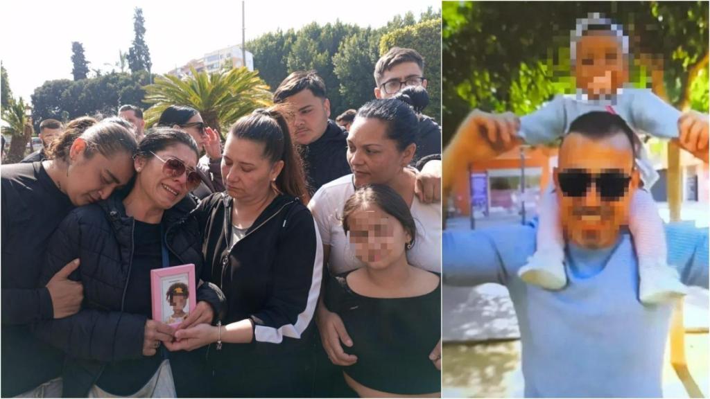 Ramona, este miércoles, sujetando una foto de su difunta hija Nadia, durante el minuto de silencio celebrado en la plaza del Ayuntamiento de Murcia. Al lado, una imagen de Suso con Nadia en brazos.