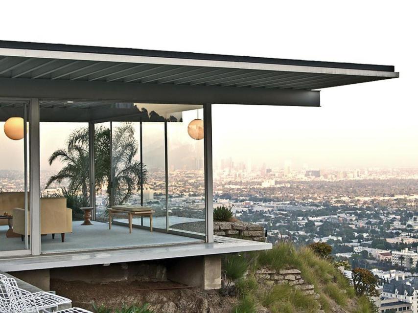 Bailey House – Case Study House 21 via wikimedia commons